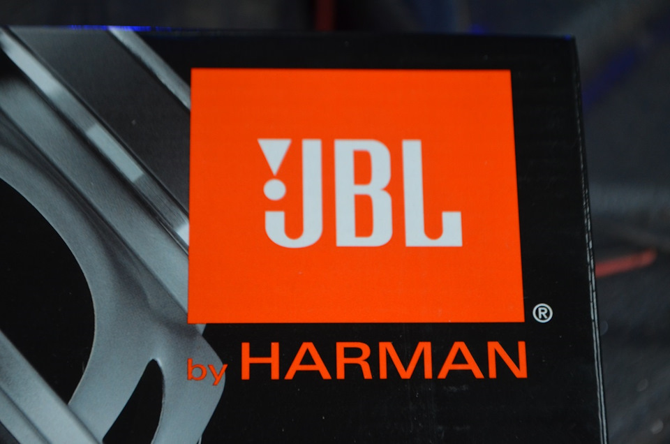 JBL 938 на заднюю полку. 2