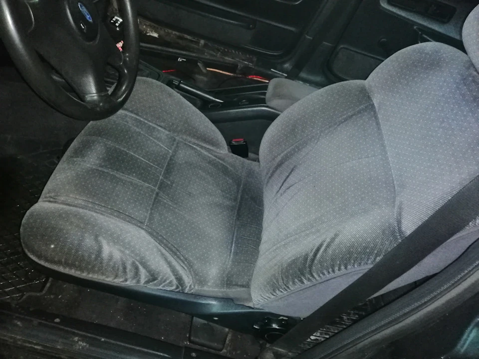 Передні сидіння від BMW E39 кожа