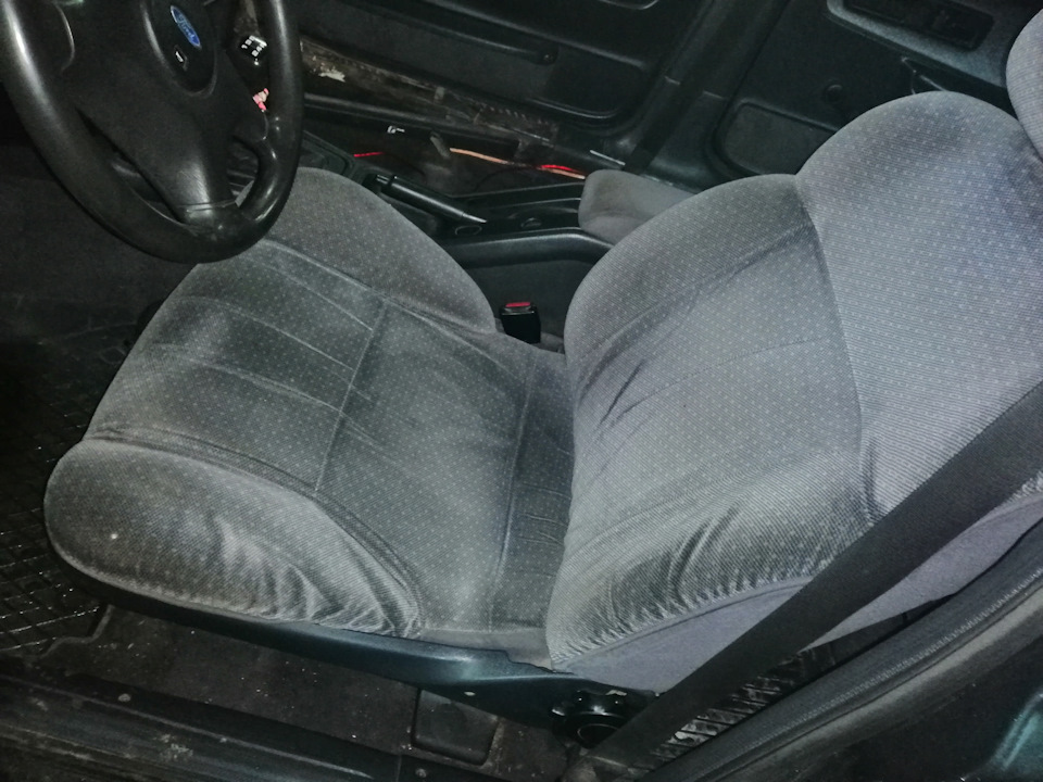 Передні сидіння від BMW E39 кожа 1