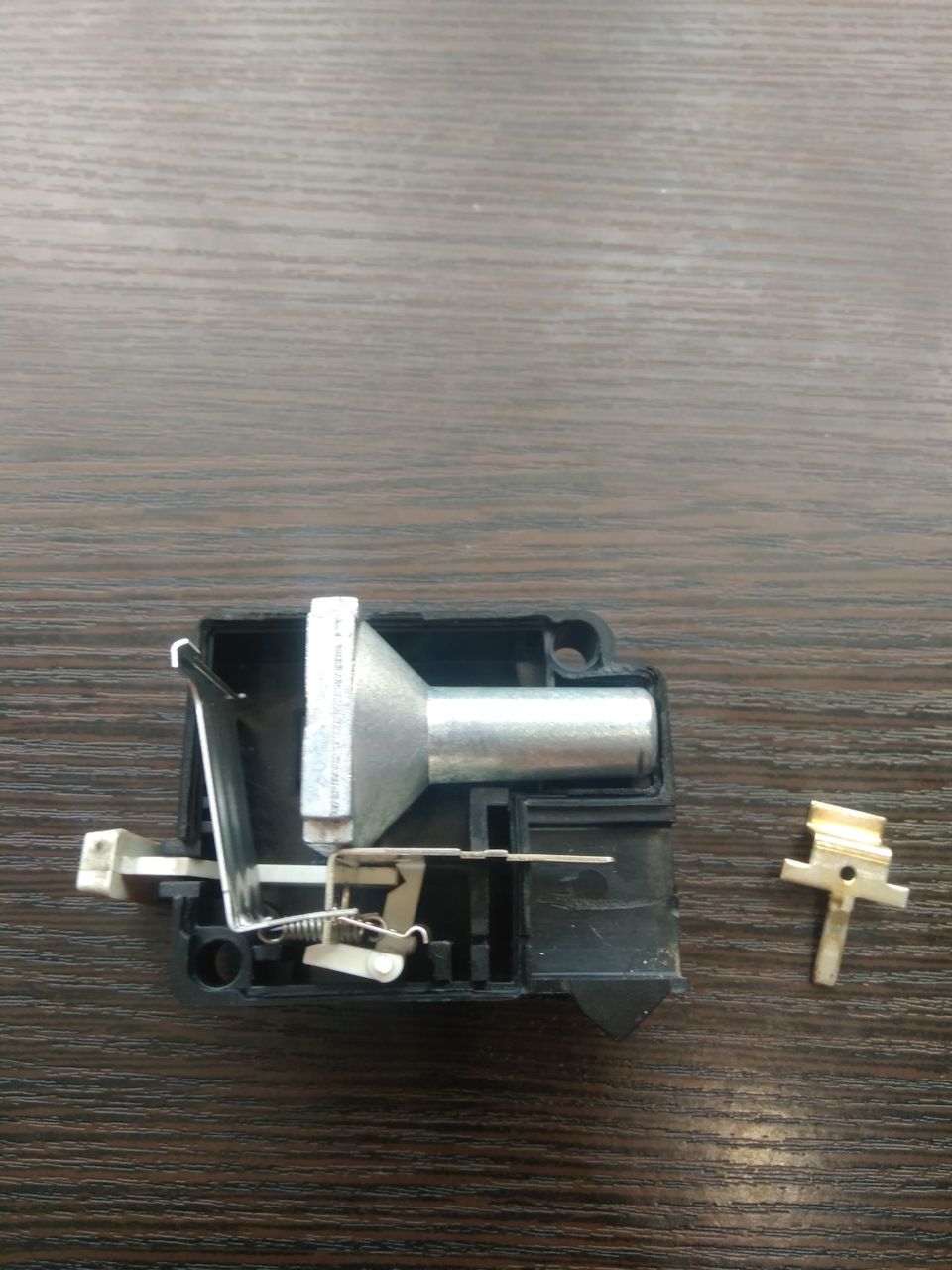 Інерційна кнопка. First inertia switch. 4
