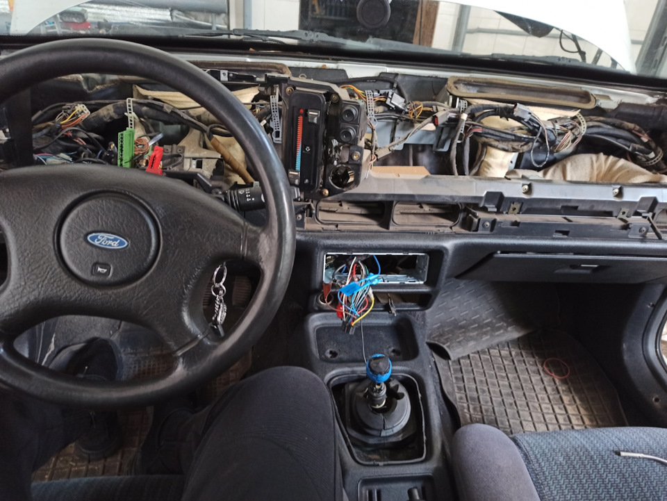 Заміна радіатора печі Скорпіо 2.0 DOHC 1