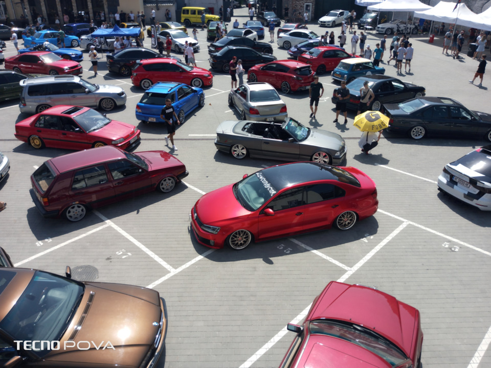 Виставка тюнінгованих авто та презент від адміністрації форд-клубу 4