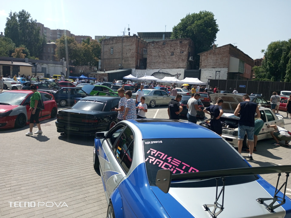 Виставка тюнінгованих авто та презент від адміністрації форд-клубу 2