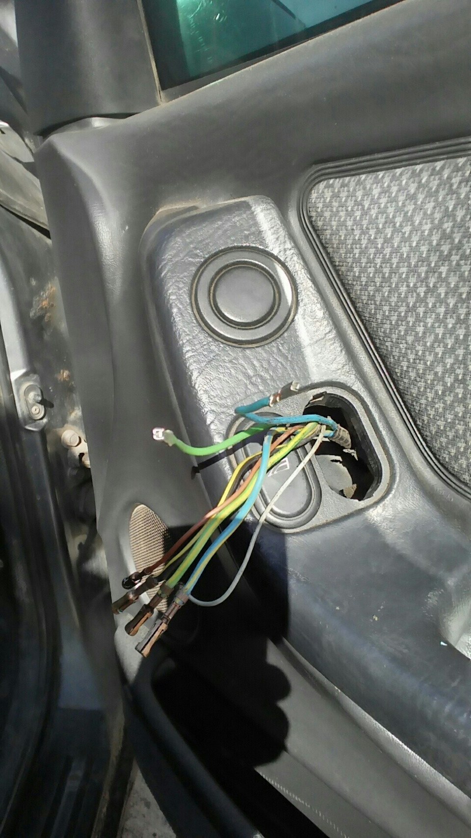 Кнопка ЕСП Nexia на Ford Scorpio 3