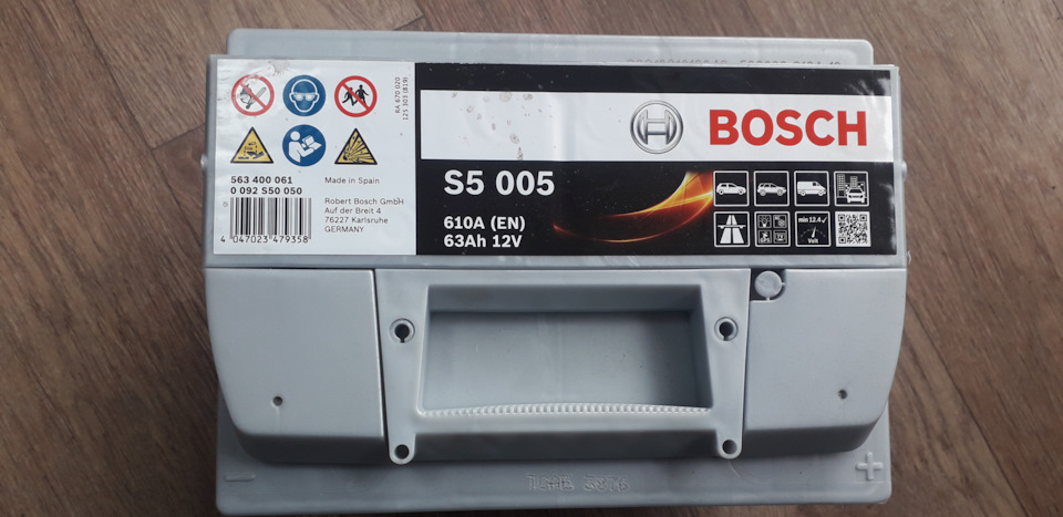 новий Акум BOSCH S5 та оригінальні задні колонки 5