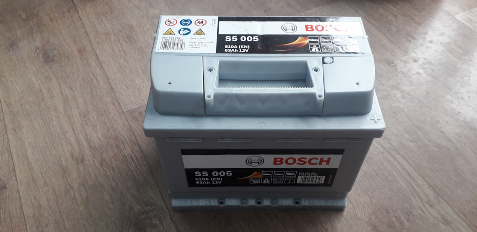новий Акум BOSCH S5 та оригінальні задні колонки 4