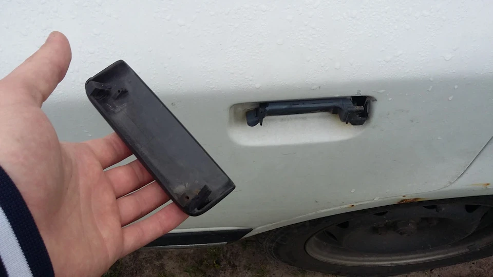 Зламалася ручка дверей або не купуйте китайські запчастини...