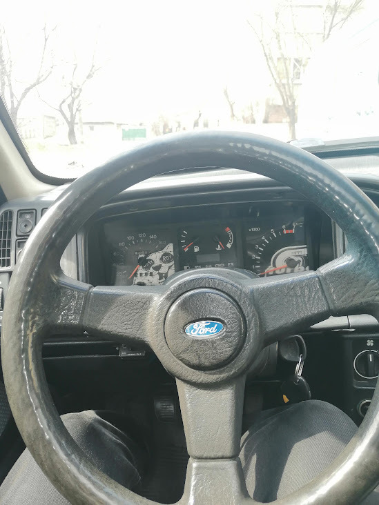 Руль RS, диски RIAL і custom панель приладів Ford Sierra 1