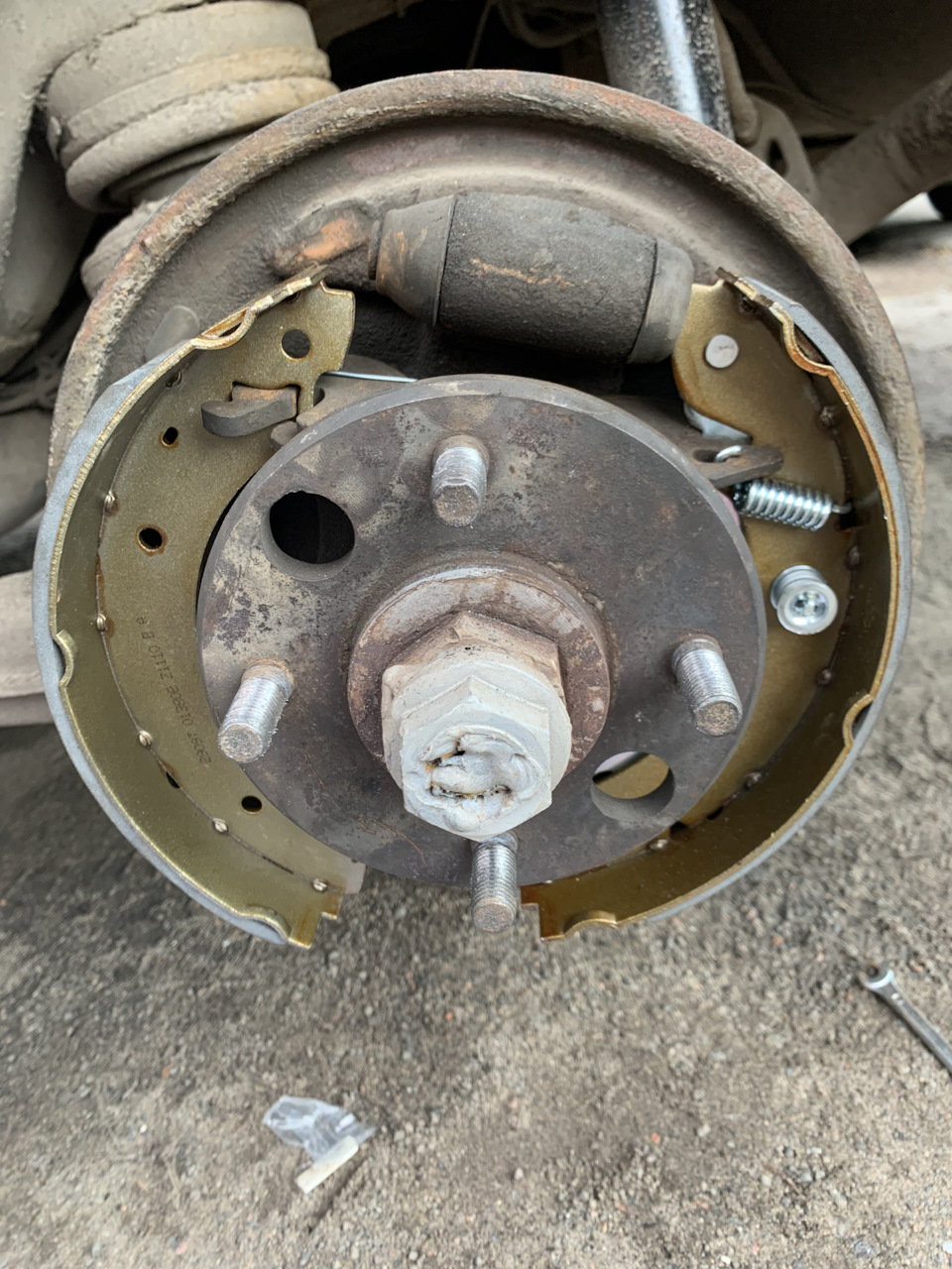 Заміна колодок Ford Sierra 89 3