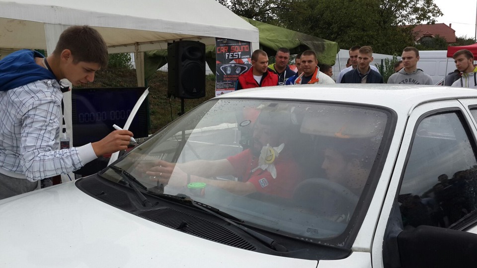 Змагання, чи виправдала машина заявку на найгучніший автомобіль Ужгорода?) 2
