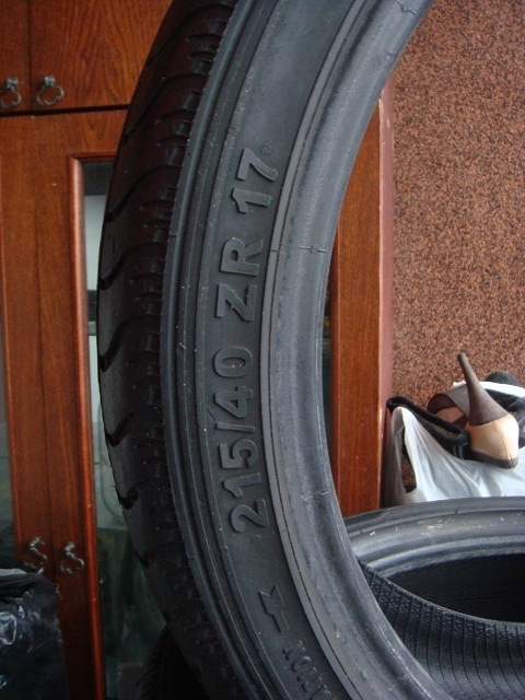 205/40/17 та 215/40/17 4