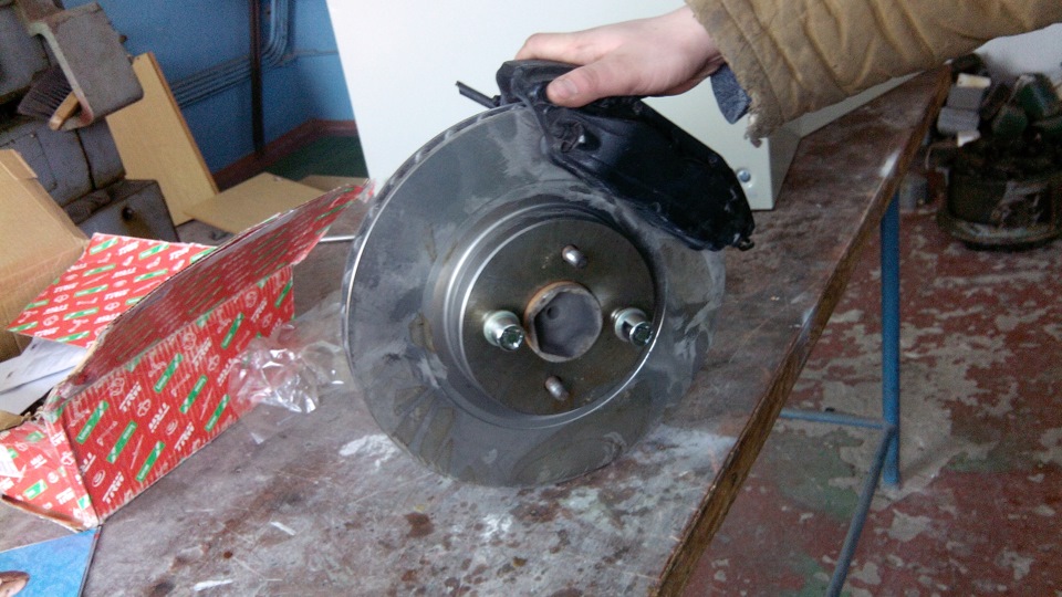 Купив гвинти, гальмівні диски 324мм + brembo Е38 2