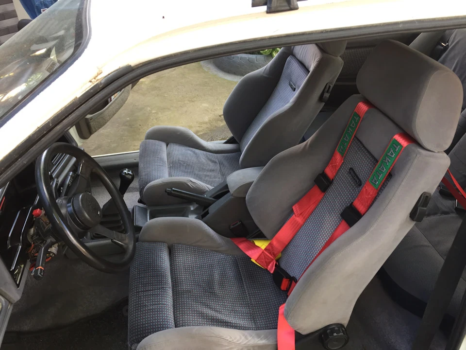 Recaro, новий салон, Rs кермо, автозвук, зварювання, глушник, акумулятор назад!