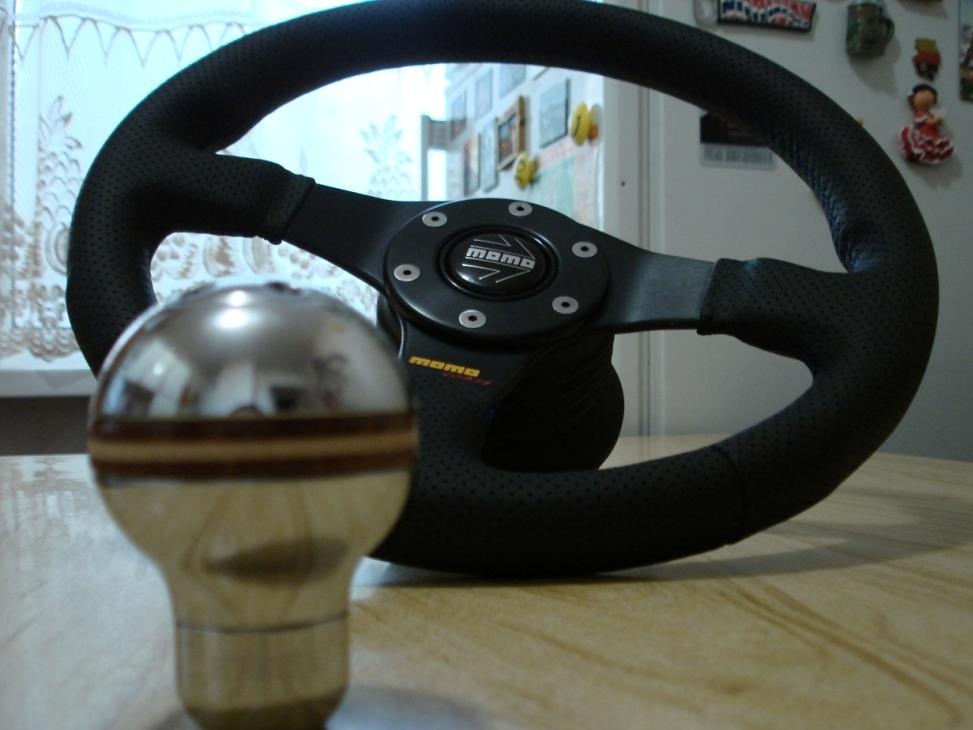 MOMO Wheel & Shift Knob 5