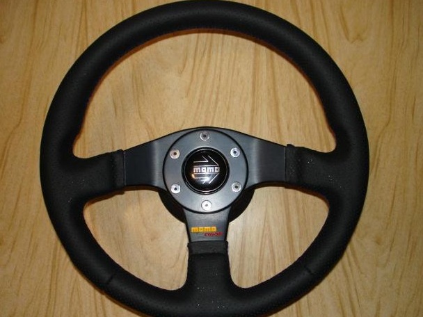 MOMO Wheel & Shift Knob 2