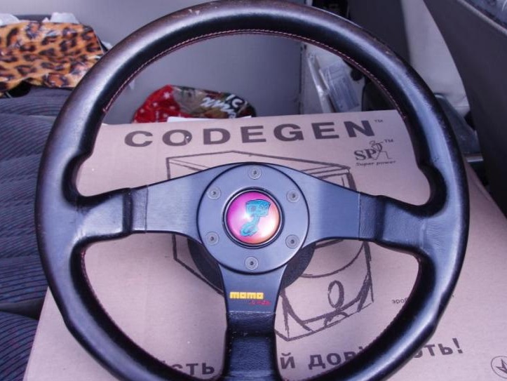 MOMO Wheel & Shift Knob 1