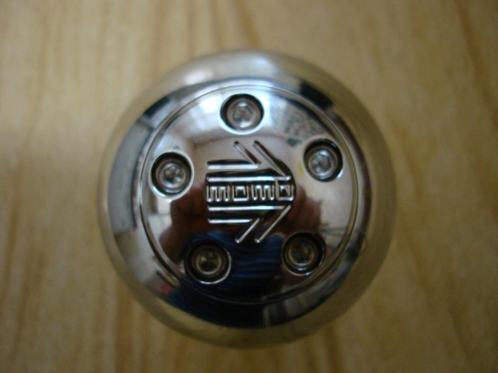 MOMO Wheel & Shift Knob 4