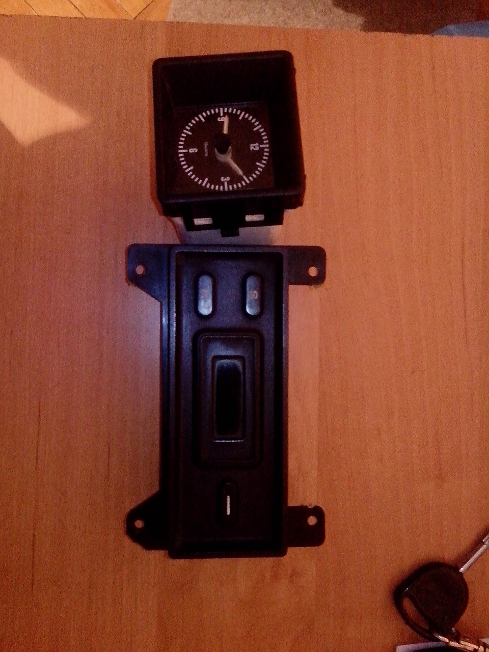 Головний пристрій з планшета 1