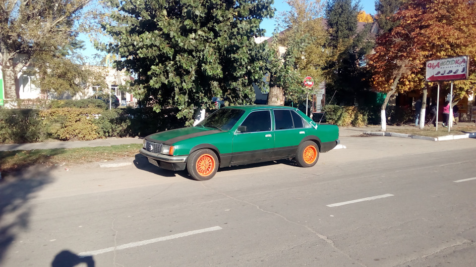 Встретил Opel Record 1