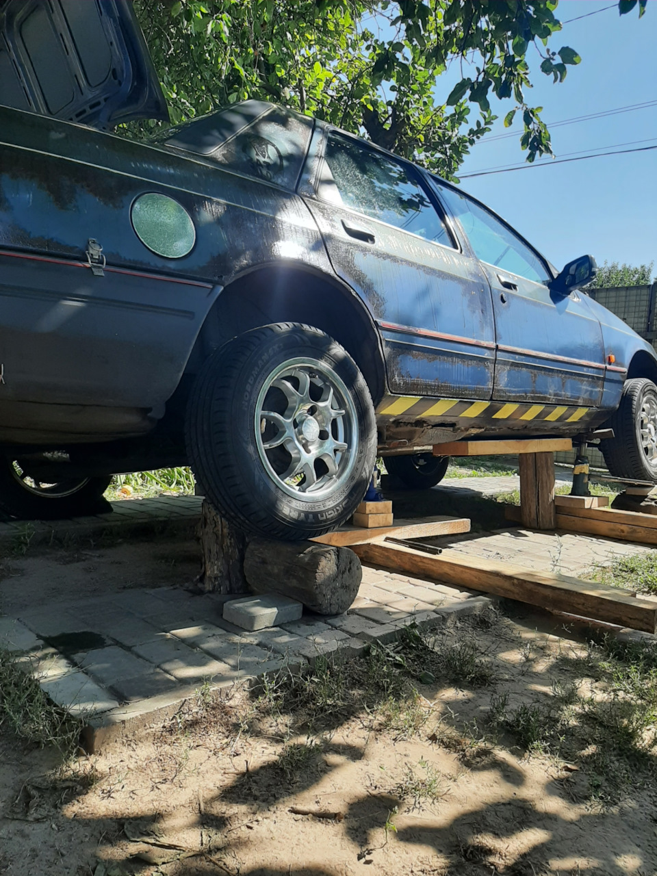 Пороги Ford Sierra ще схожі 2