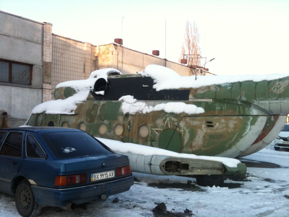 Ford Sierra & Helicopter 1