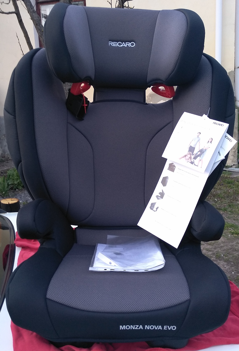85. Автокрісло RECARO Monza Nova EVO Seatfix 1