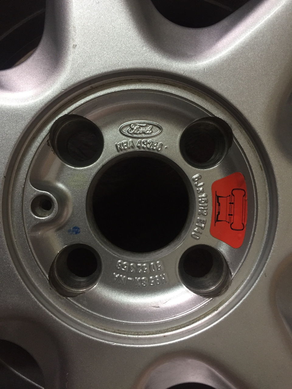 Диски Centra R15 на Ford Sierra 3