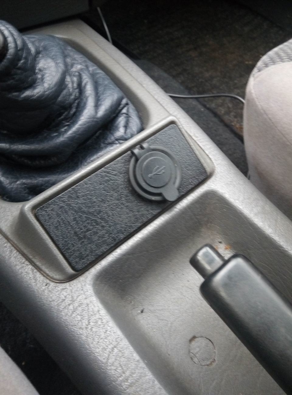 Корисна річ в авто USB!) 2