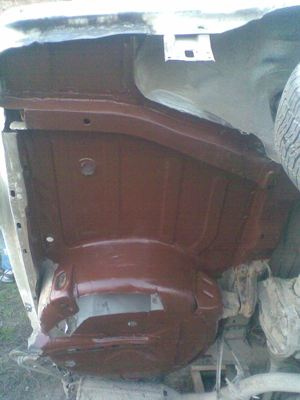 Чистка та грунтовка днища 1