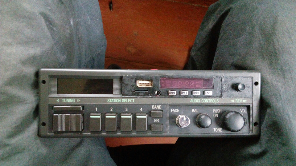 Модернізована штатна магнітола Ford 2004 Sound 2000 4