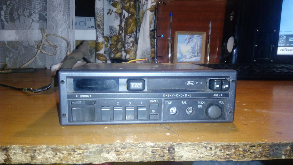 Покупка донорів для модернізації моєї штатної магнітоли Ford 2004 Sound 2000 і заміна магнітоли, що раніше стоїть 4