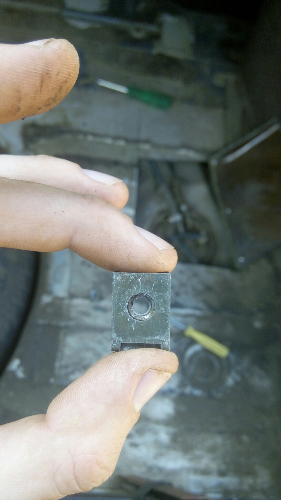 Оглядовий лючок бензобака (ревізійний лючок бензобака) 3