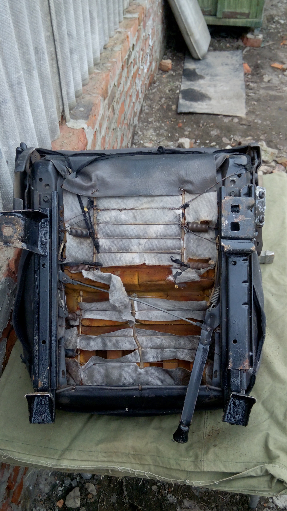 Заміна звичайної каретки сидіння водія на каретку з регулюванням висоти 2