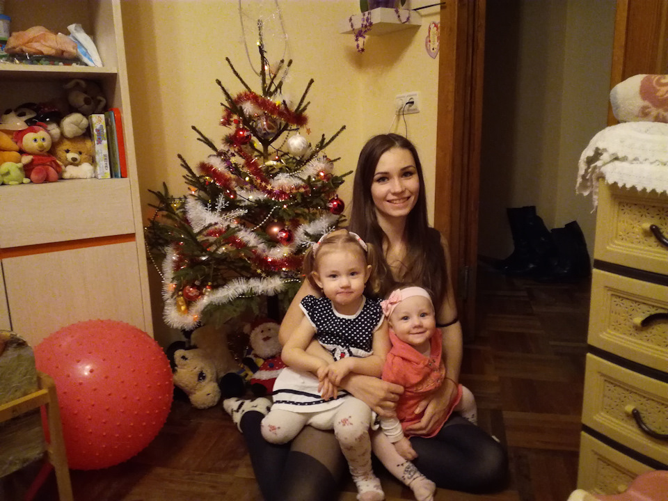 Новорічні подарунки під ялинкою! 4