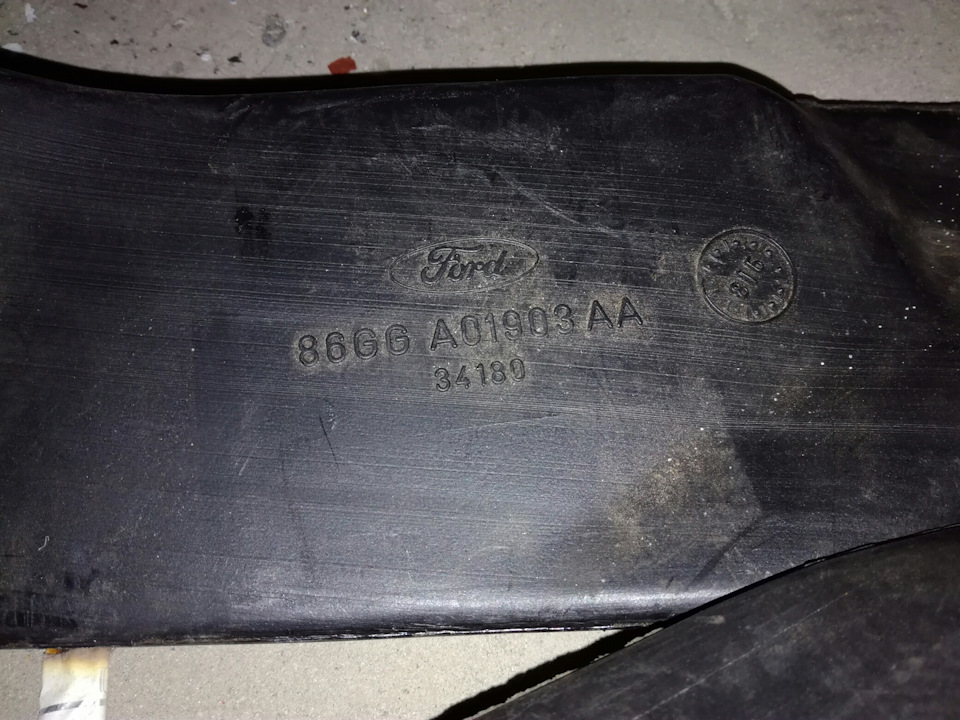 Повітроводи для задніх пасажирів 4