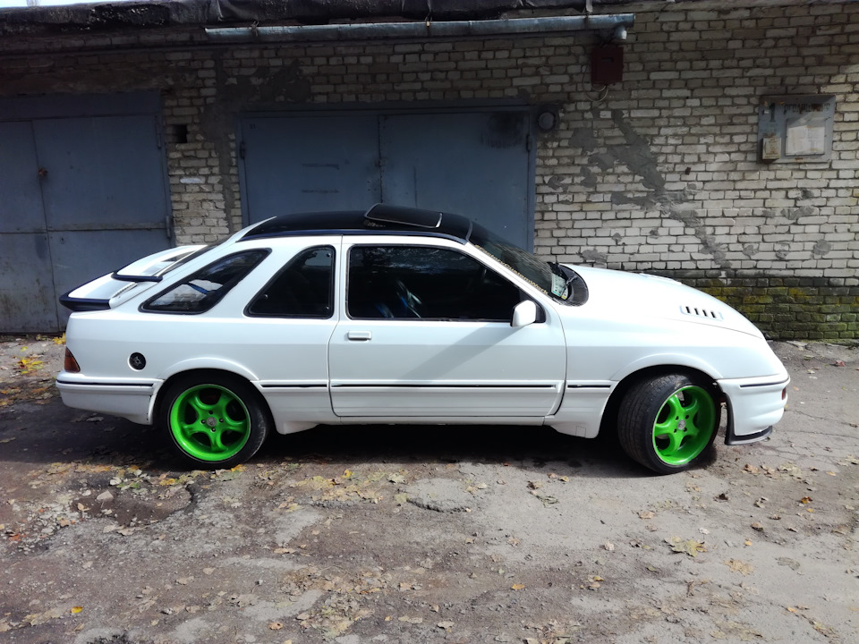 XR4i прибув до Львова) 1