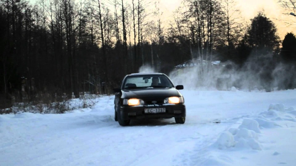 Sierra на снегу 1