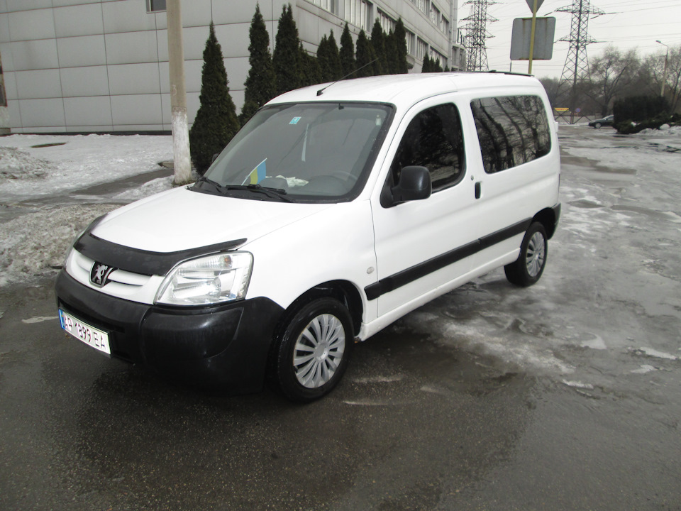 У нас обновка — Peugeot Partner 1