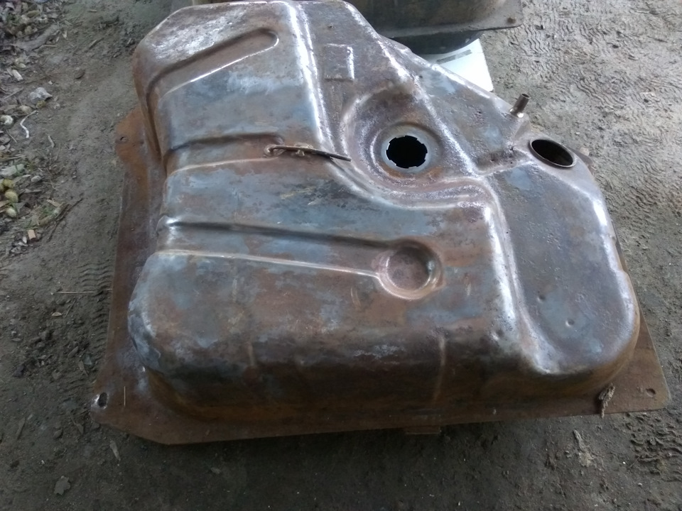 Бензобак Ford Sierra OHC 3