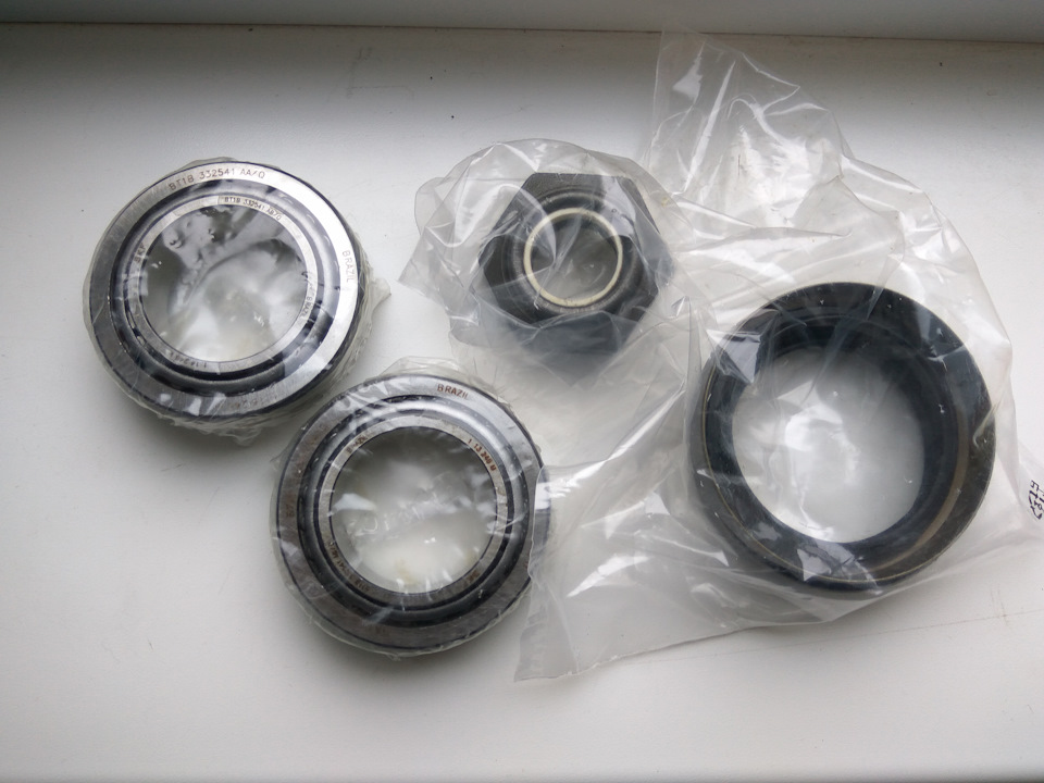 Підшипник маточини лівого колеса SKF VKBA 897 1