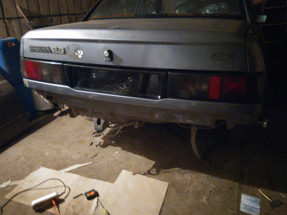Рамка номерного знака (бленда) Ford Sierra 3