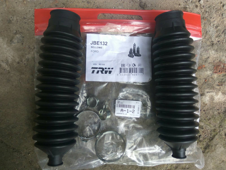 Заміна пильовиків рульових тяг TRW JBE132 1