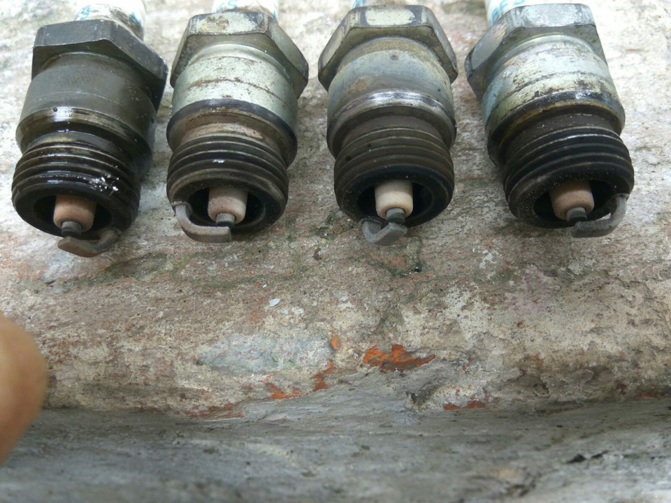 Заміна свічок запалювання NGK 2922 2