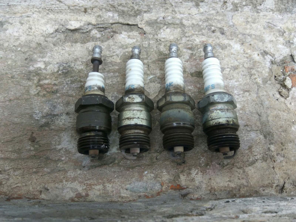 Заміна свічок запалювання NGK 2922 1
