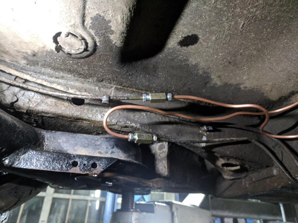 Встановлення гідроручника. Обзавівся бампером. ДПДЗ від ланоса. DOHC майже стуканув. 4