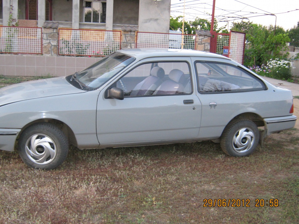 колпаки и наклейки 1