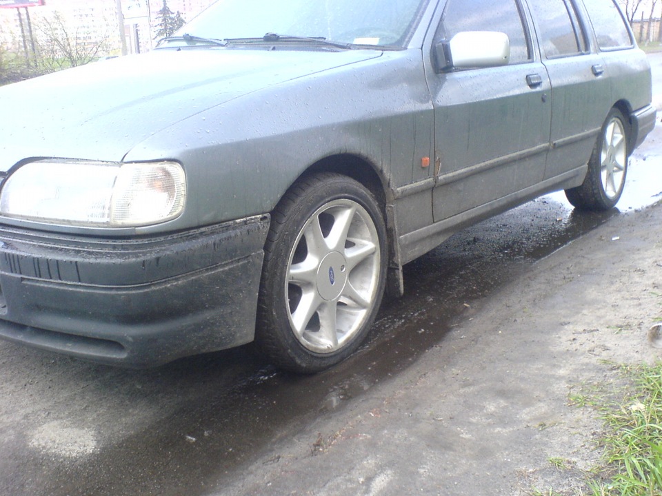 R17 Ford RS 2
