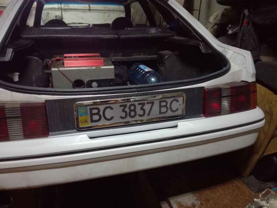 Оригінальна бленда XR4i 2