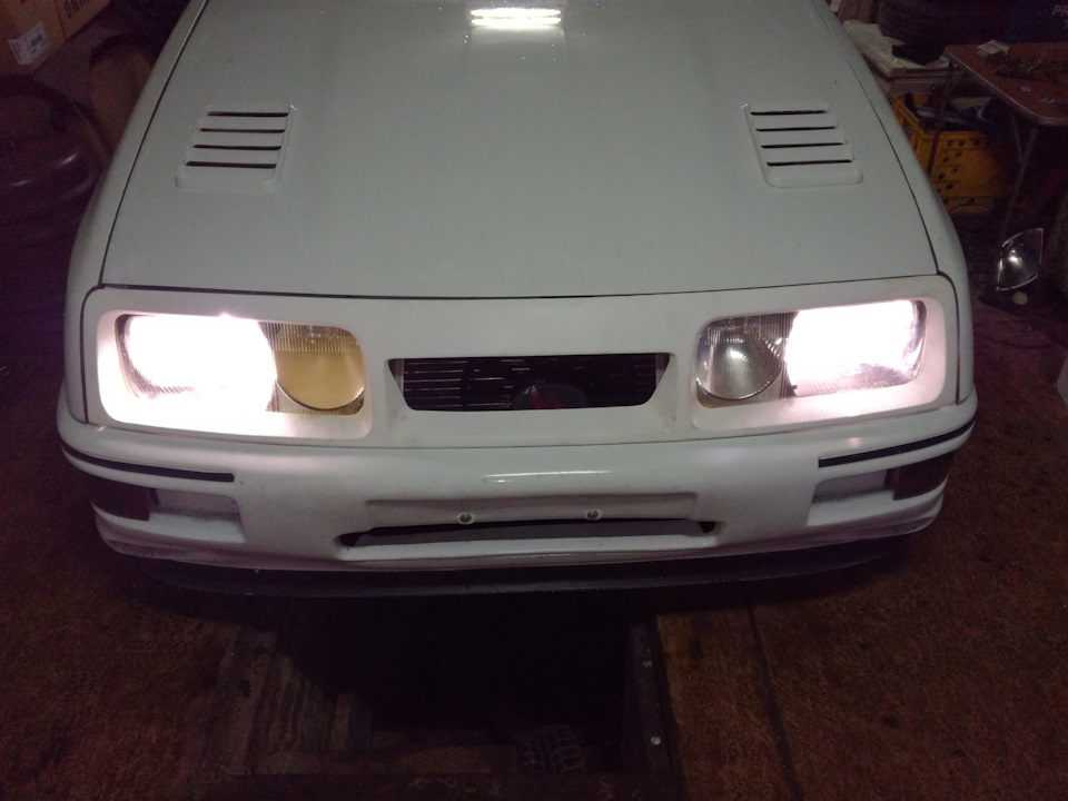 Грати Cosworth RS 500 +нові дволампові фари 3