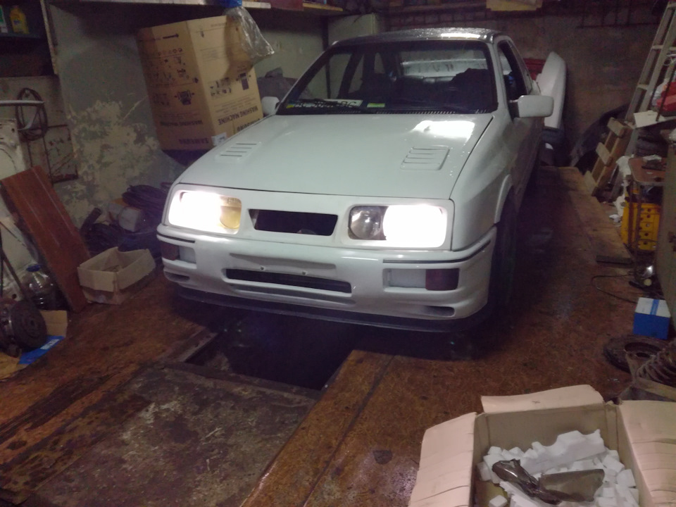 Грати Cosworth RS 500 +нові дволампові фари 1